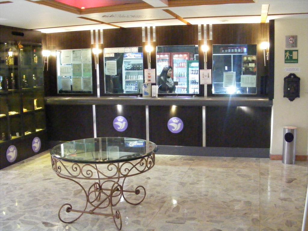洛斯雷耶斯拉巴斯酒店 Los Reyes  外观 照片